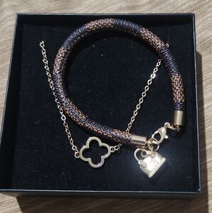 Elegant Gold and Black Bracelet